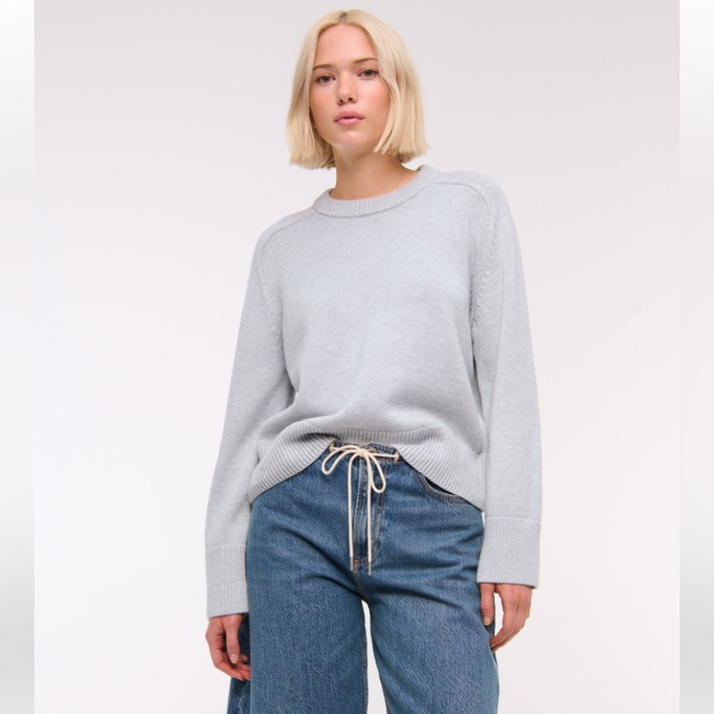 NWOT Abercrombie Madeline Crew Sweater